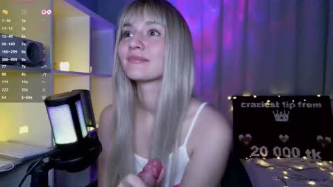 Snapshot of lunaloverxq chatting on October 30, 5:57 pm LunaLoverxq online show from October 30, 5:57 pm