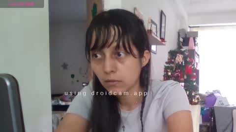 Snapshot of lunamoon_17 chatting on January 4, 8:27 pm LUNA online show from January 4, 8:27 pm