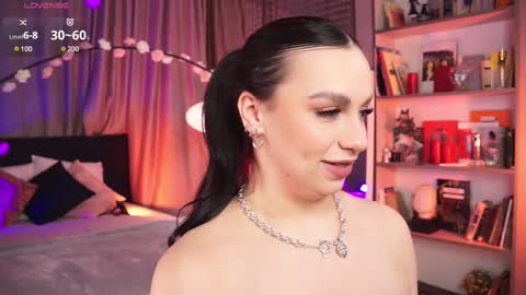 Luna  next streams Mon Fri Sat Sun 8pm-5am gmt0 online show from March 4, 3:44 am