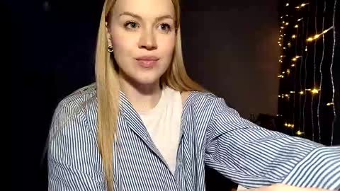 lunapeony online show from March 14, 11:09 pm