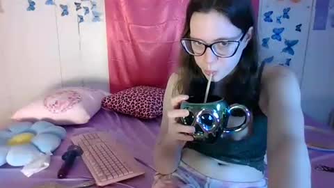 lunaquinn45 online show from November 18, 4:32 pm