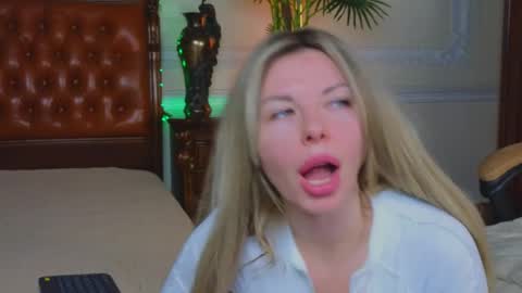 Luna Rishi online show from April 10, 7:24 am