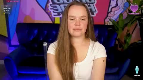 Snapshot of lunaroyale chatting on October 21, 2:21 pm Nika online show from October 21, 2:21 pm