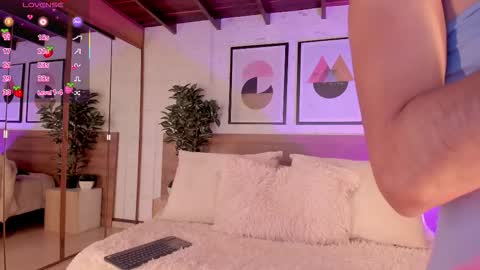 Luna Ruso  online show from February 21, 7:50 pm