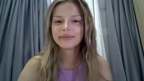 Luna  online show from September 15, 6:31 pm
