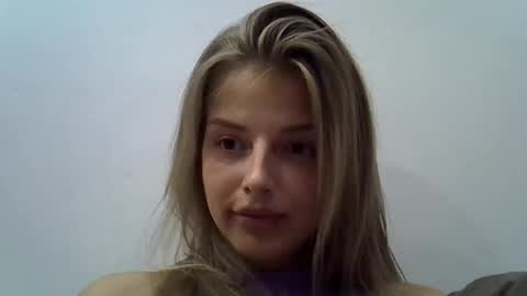 Luna  online show from September 27, 8:39 pm