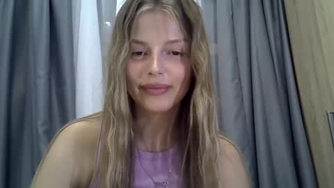 Luna  online show from September 12, 8:33 pm