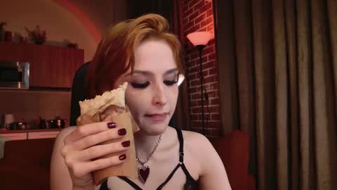 lunelucy online show from September 13, 6:54 pm