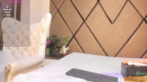 Snapshot of lunitadiva chatting on February 21, 12:28 pm lunitadiva online show from February 21, 12:28 pm