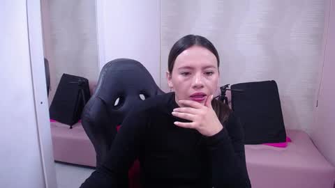 Snapshot of lunnadoll chatting on February 10, 3:03 am Katty what ever do you want on my pv is for extra tokens minimi 250 tks ty u for understand online show from February 10, 3:03 am