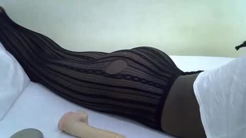 Snapshot of lupitah_ chatting on February 12, 8:27 am sweet girl online show from February 12, 8:27 am