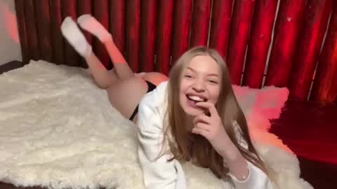 Emma online show from December 22, 9:32 pm