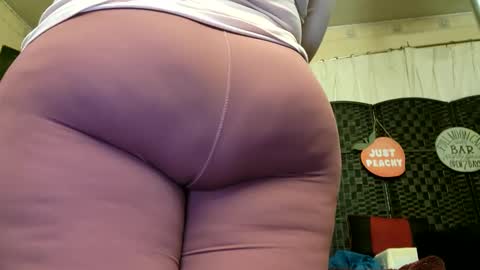 Snapshot of lusciouslibra82 chatting on February 26, 9:01 am .Clarissa. Follow me on Instagram miss buns online show from February 26, 9:01 am