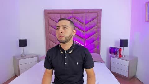 Lushian And Luna online show from March 27, 3:02 pm