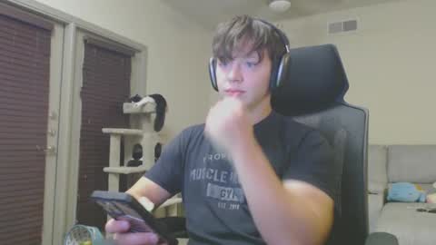 Snapshot of lustfullives chatting on September 22, 3:32 am LustfulLives online show from September 22, 3:32 am