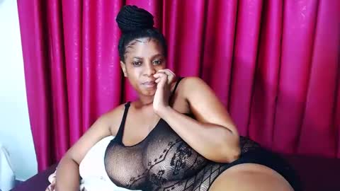 Snapshot of lustydesirex chatting on December 17, 9:27 pm lustydesirex online show from December 17, 9:27 pm