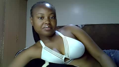 Snapshot of luvly_ebonny chatting on September 16, 2:31 pm Tracy online show from September 16, 2:31 pm