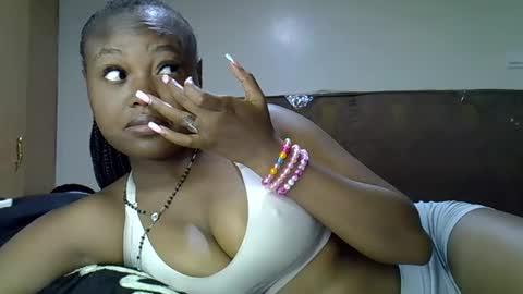 Snapshot of luvly_ebonny chatting on September 13, 2:25 am Tracy online show from September 13, 2:25 am