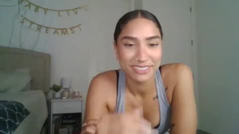 Liv 3 online show from March 6, 12:20 am