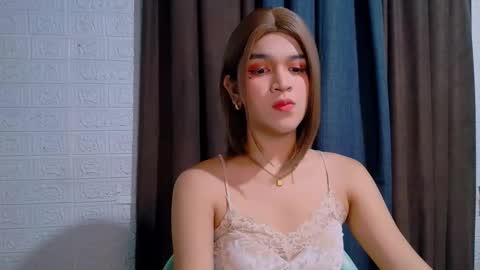 queen lux online show from March 21, 12:21 pm