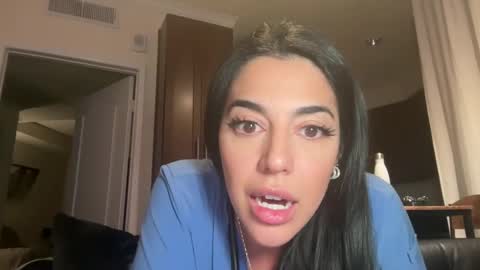 luxcher22 online show from October 22, 3:42 am