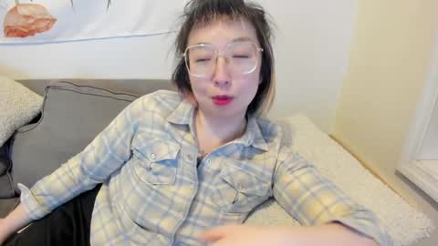 Snapshot of luxgray chatting on March 10, 11:16 pm LuxGray online show from March 10, 11:16 pm