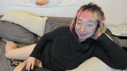 Snapshot of luxgray chatting on December 14, 1:27 am LuxGray online show from December 14, 1:27 am
