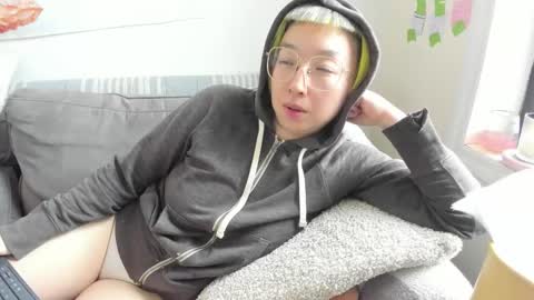 LuxGray online show from March 8, 6:12 pm