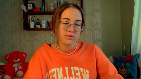 Katie online show from October 7, 8:43 am