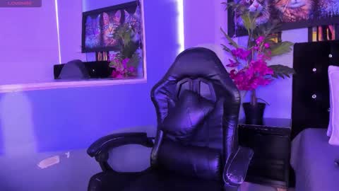 Luxiel 3 online show from November 19, 9:46 pm