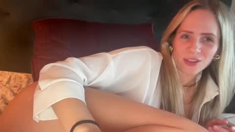 Lucylux1 online show from December 16, 10:56 pm