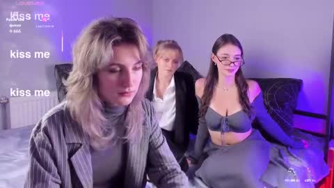 Ray online show from September 28, 6:39 pm