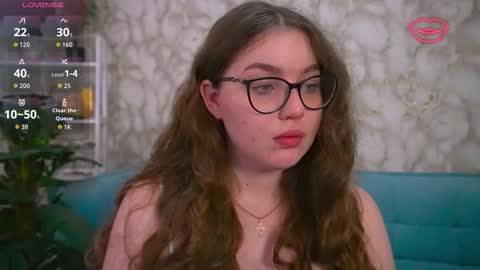 luxsopphia_ online show from November 3, 8:21 pm