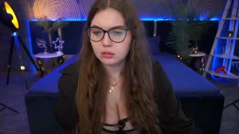 luxsopphia_ online show from September 27, 1:09 pm