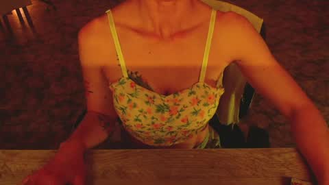 Liss online show from March 28, 3:19 am