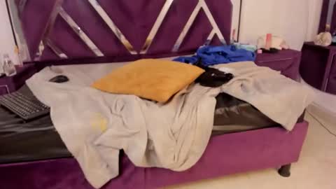 luzenaasm online show from September 22, 6:06 am