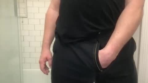 lvguynextdoor440656 online show from October 27, 9:37 pm