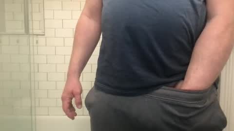 lvguynextdoor440656 online show from May 5, 1:34 am