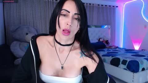 Lyann  online show from December 1, 2:20 am