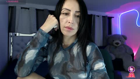 Snapshot of lyann_ chatting on January 24, 12:52 am Lyann online show from January 24, 12:52 am