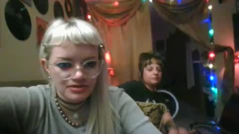 lydiadeity online show from December 19, 10:55 am