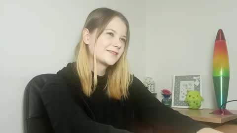 Lydia online show from November 6, 7:39 pm