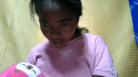 lydie856696 online show from July 4, 3:43 am