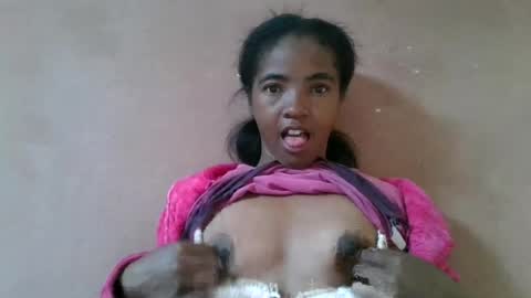 lydie856696 online show from July 6, 5:04 pm