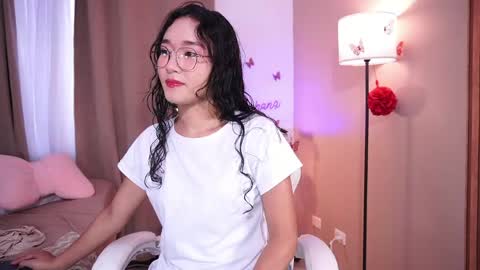 Lyhana Lee online show from May 3, 2:01 pm