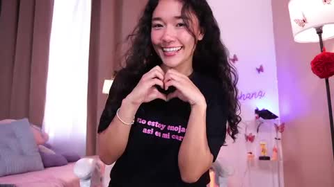 Lyhana Lee online show from May 27, 4:37 pm