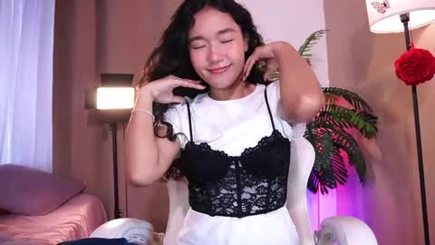 Lyhana Lee online show from May 31, 4:17 pm