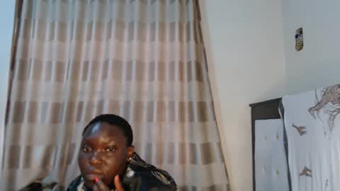 lyiajee online show from October 28, 8:04 am