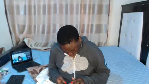 lyiajee online show from October 13, 7:43 am