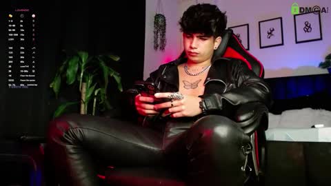 Lyle Bennett Freelance Model online show from February 9, 12:20 pm